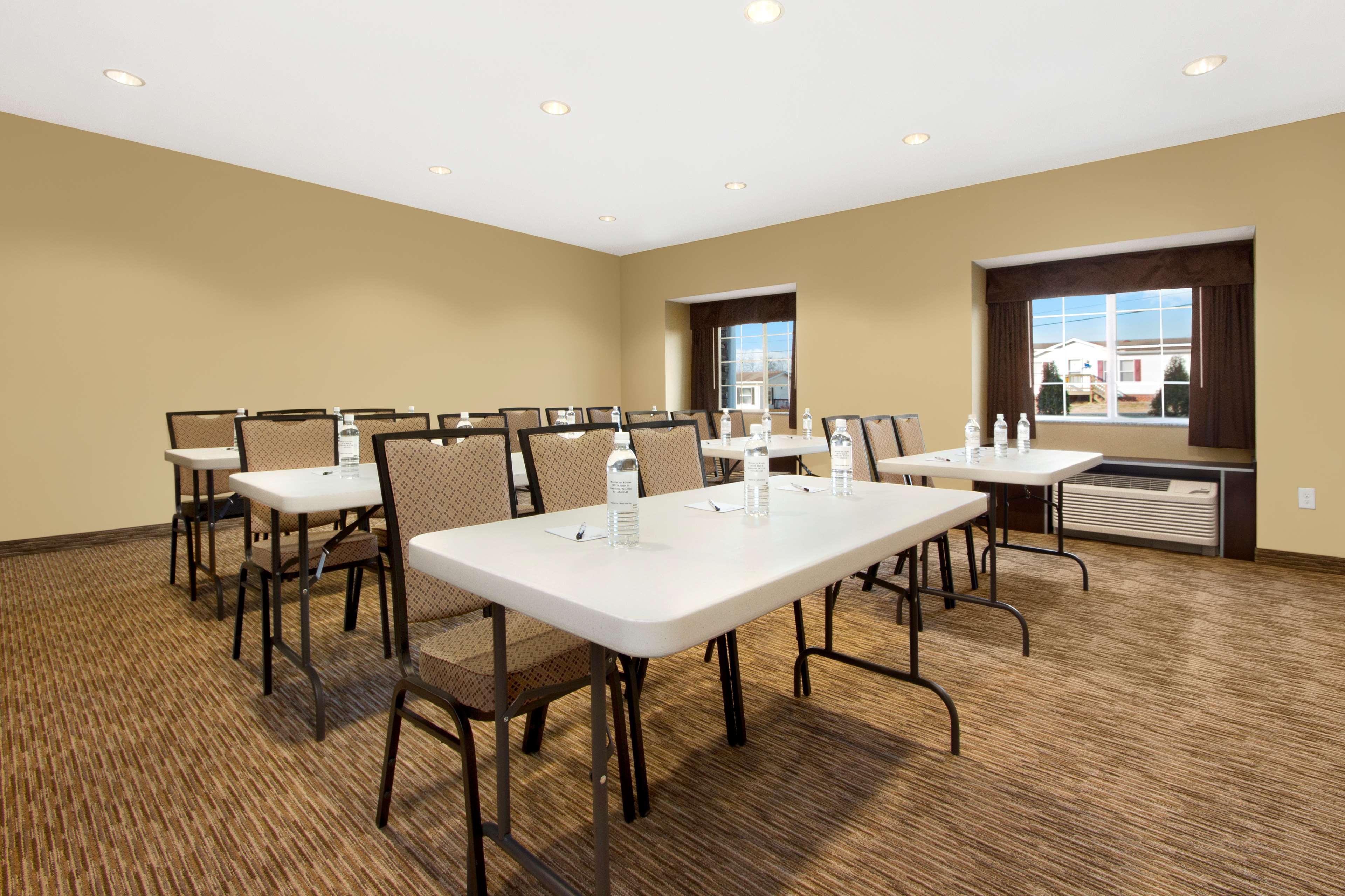 Microtel Inn & Suites By Wyndham Shelbyville Exterior foto